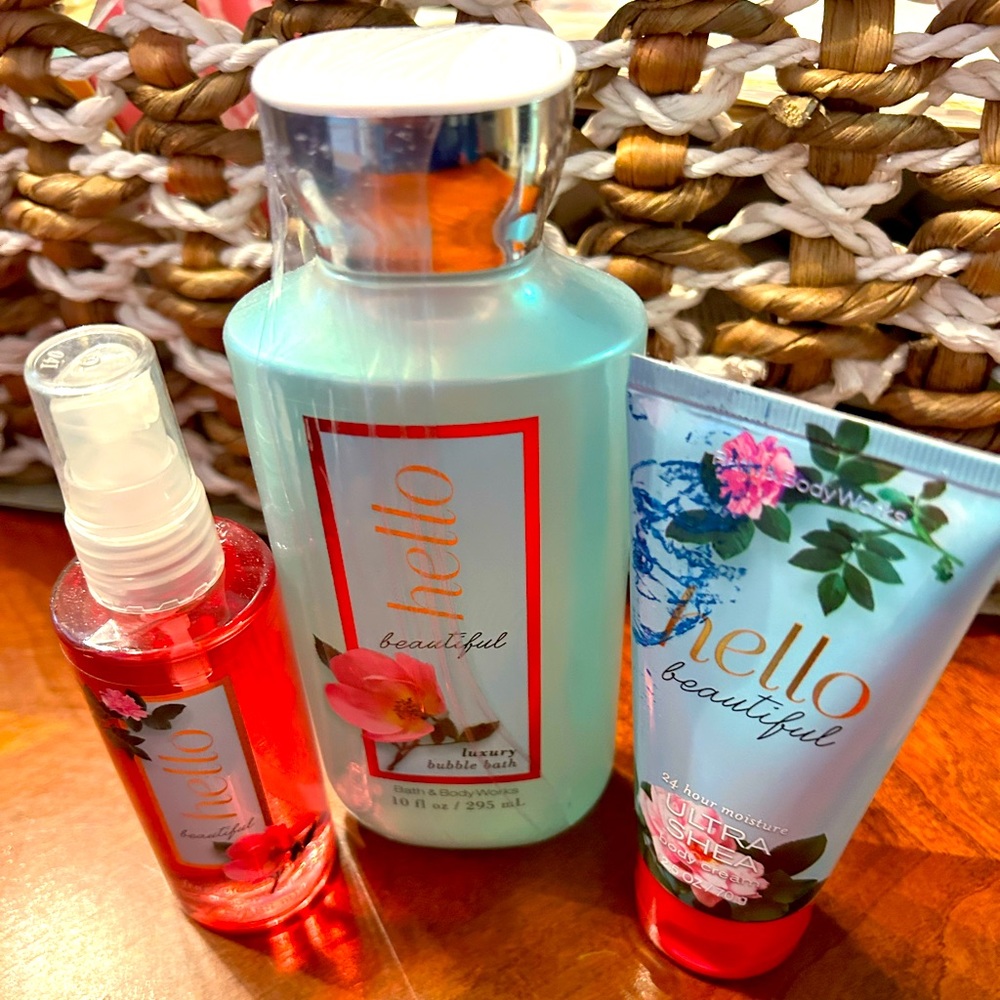 Bath and body works - New - Hello Beautiful- 2 travel size & full size body wash